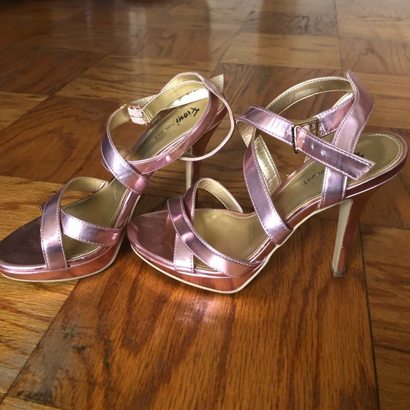 Chrome pink strappy heels - Picture 4 of 4
